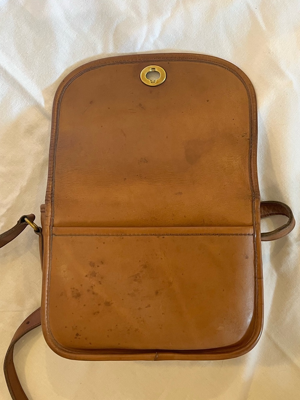 Vintage Coach Collegiate 9815 British Tan Crossbody Bag - Picture 3 of 16